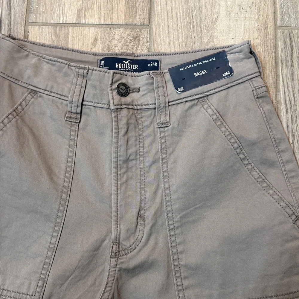 Hollister High Rise Baggy Cargo Pants‎ Woman’s 00R Waist 24R NWT